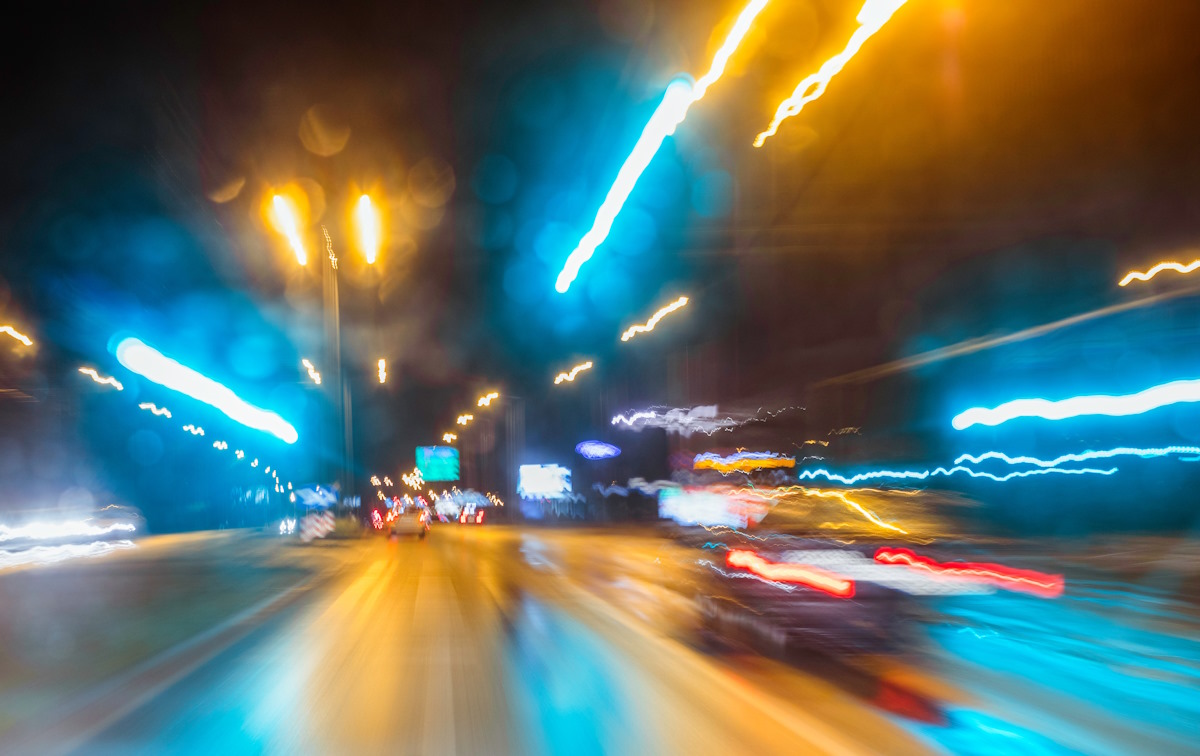 maut1.de Blog - Raserbild mit verzerrter Straßensicht